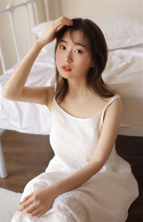 谍战剧《潜渊》今日开播 三面特工黄晓明开启高能烧脑模式	